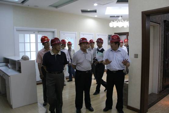 青海省經(jīng)濟(jì)委員會(huì)黨組書記、主任，省國(guó)資委  黨委副書記、副主任吳海昆實(shí)地考察物產(chǎn)集團(tuán)重點(diǎn)項(xiàng)目